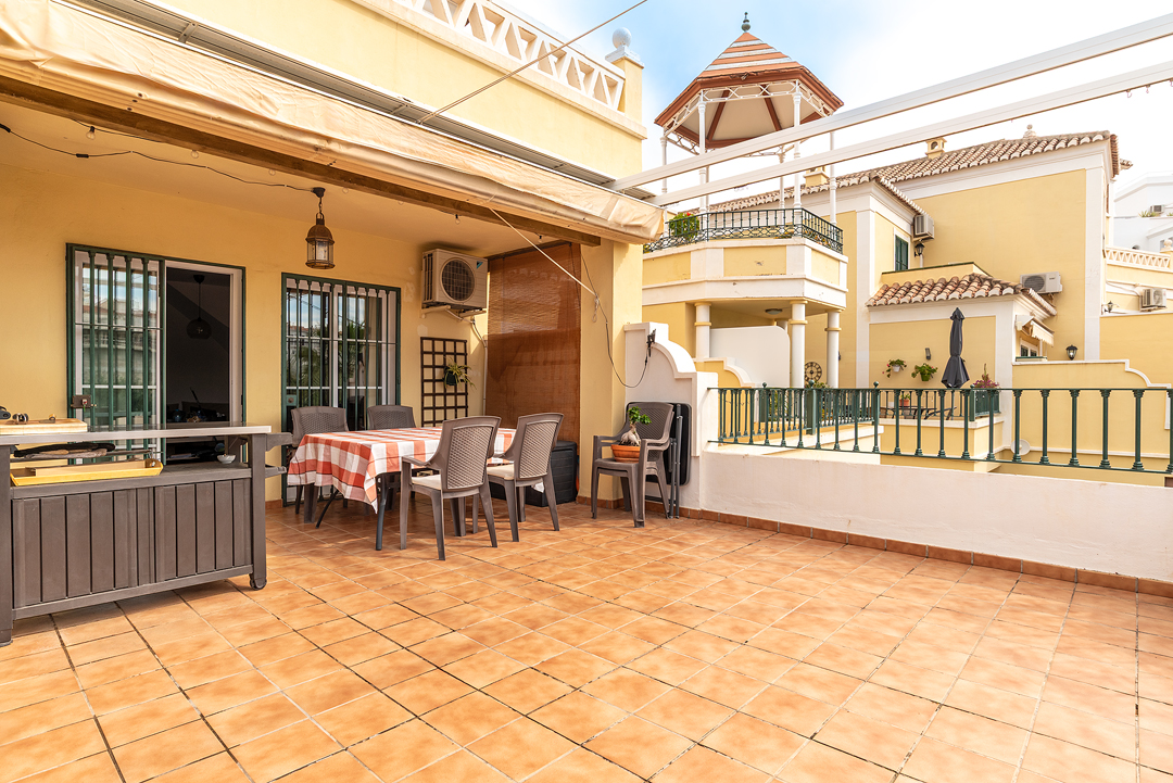 DUPLEX EN BURRIANA CON PISCINA COMUNITARIA