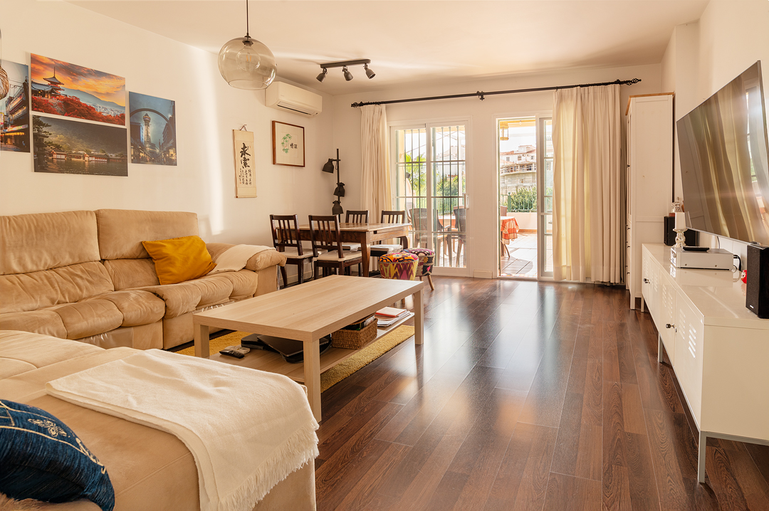 DUPLEX EN BURRIANA CON PISCINA COMUNITARIA